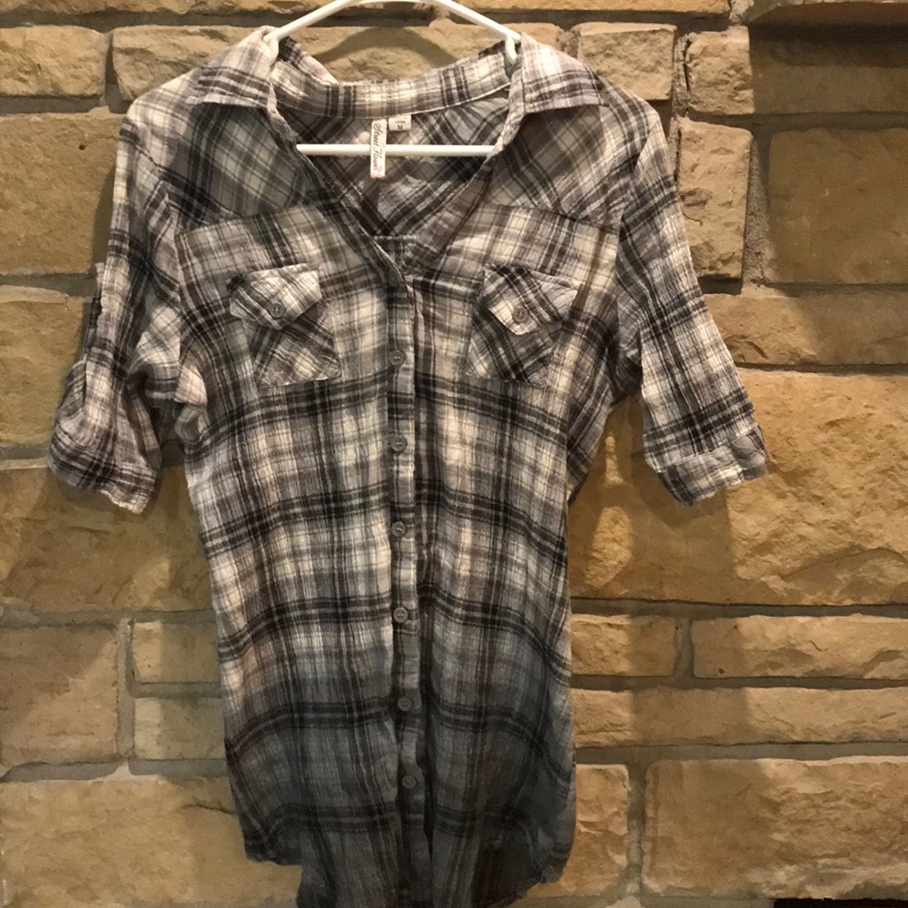 Plaid gray ombré button up shirt. Size M